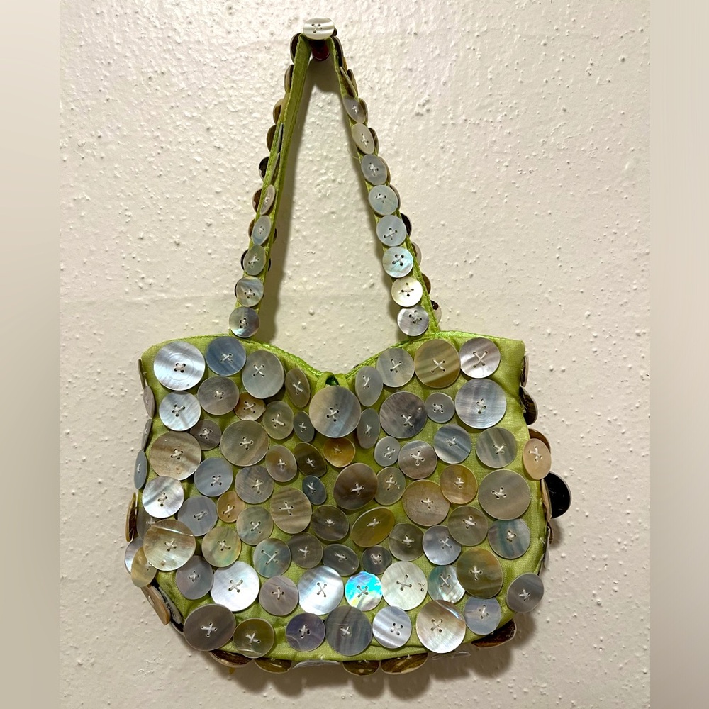 VINTAGE SHELL PURSE